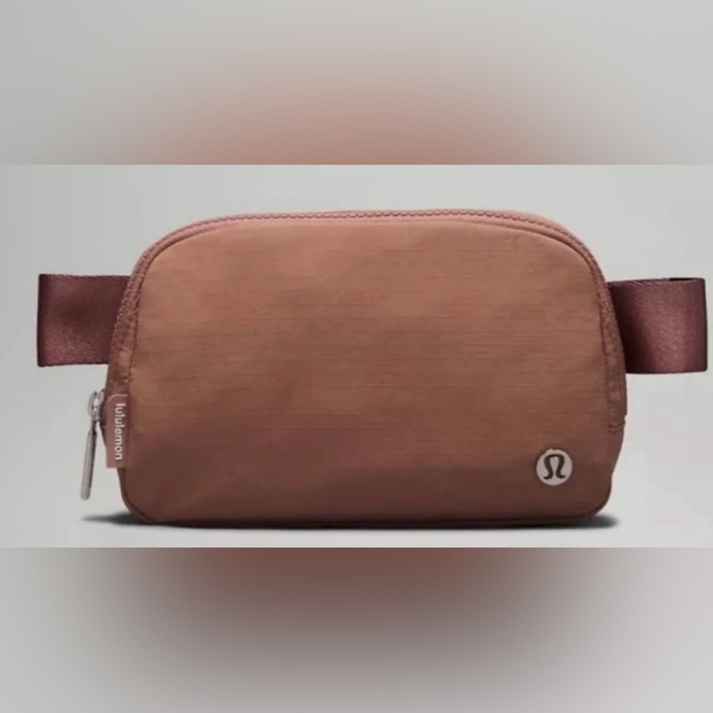***NEW*** Lululemon Everywhere Belt Bag - Twilight Rose